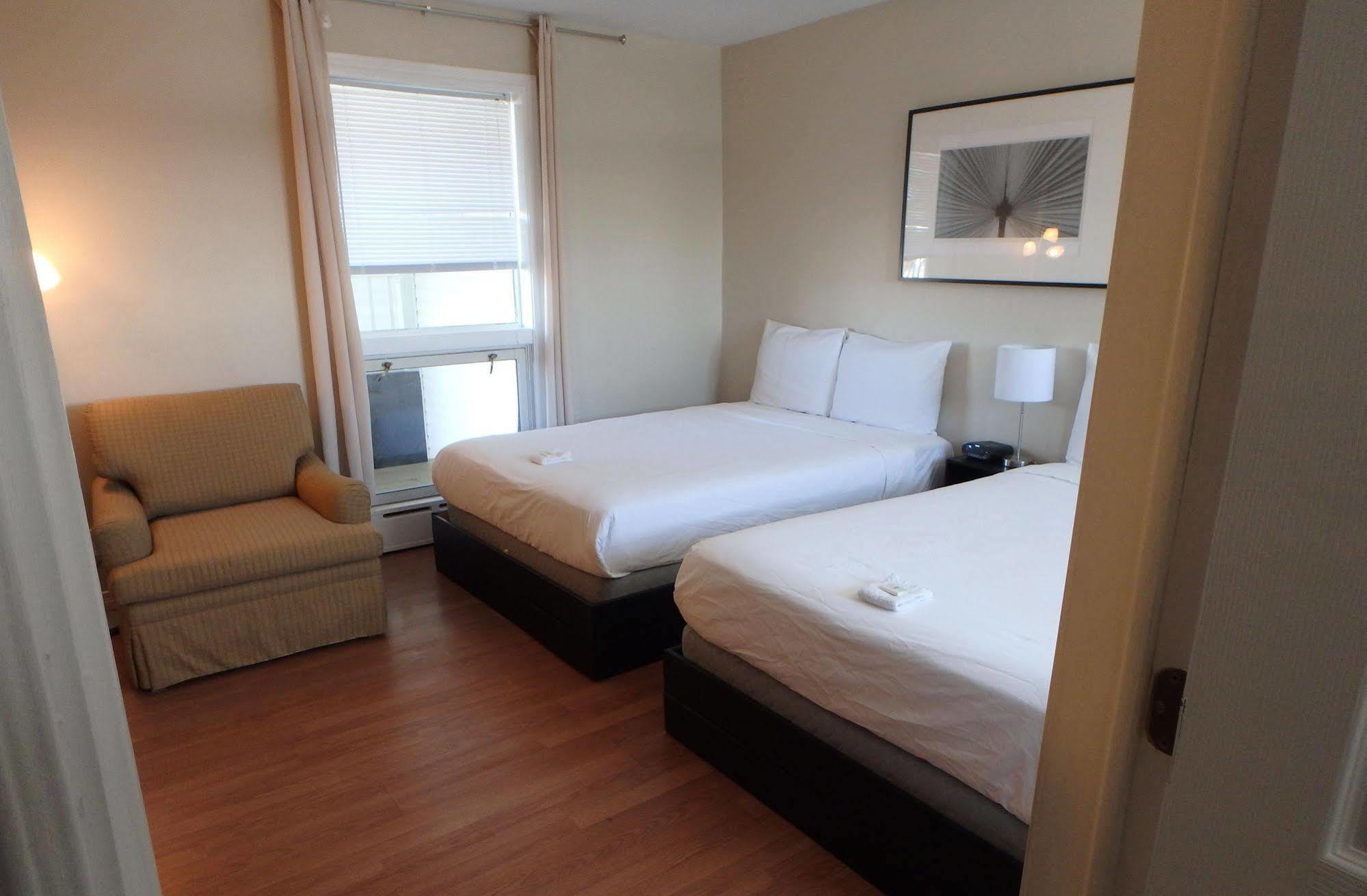 Wheel Inn Motel New Liskeard Екстериор снимка