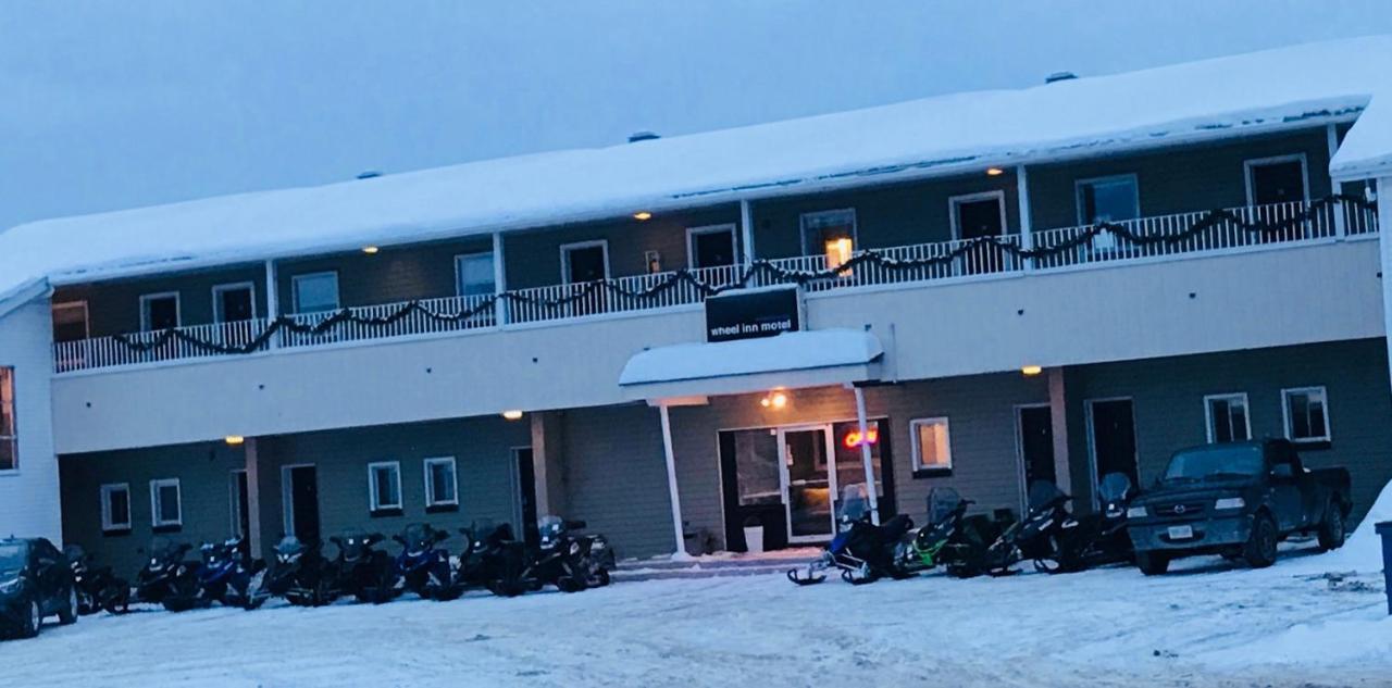 Wheel Inn Motel New Liskeard Екстериор снимка